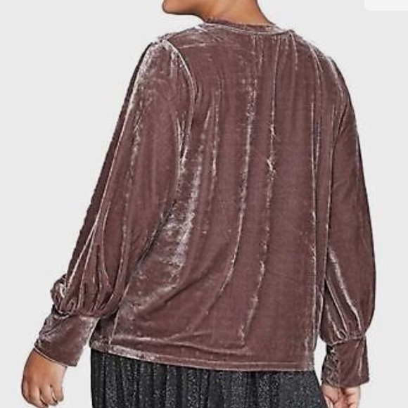 Ava & Viv Velour Blouse - Picture 2 of 7